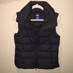 Nike puffer vest - black